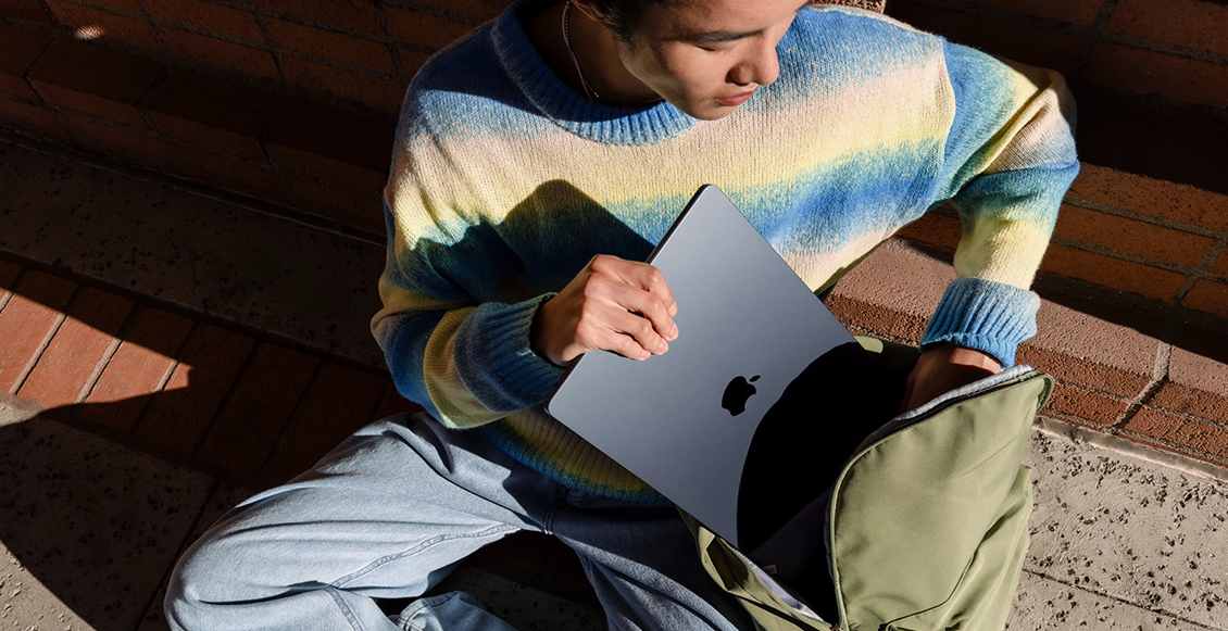 Ноутбук Apple Macbook Air 13" (2024) M3 16 ГБ, 512 ГБ SSD (MXCT3), серебристый  - 3