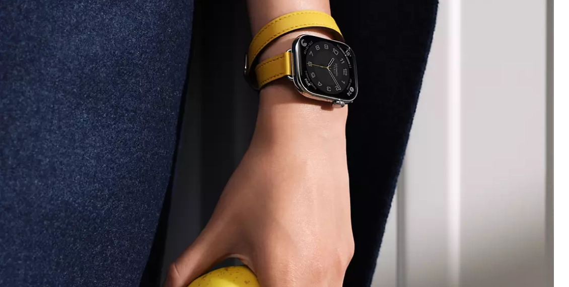 Умные часы Apple Watch Hermes Series 11 42mm GPS + Cellular Silver Titanium Case Gold/Ecru Single Tour Toile H Strap  (with Orange Hermès Sport band) - 3