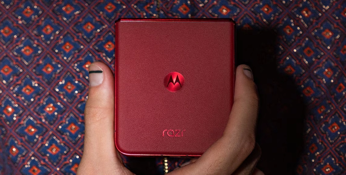 Смартфон Motorola Razr 60 Ultra 16/512 ГБ зелёный (1sim + eSim)  - 1