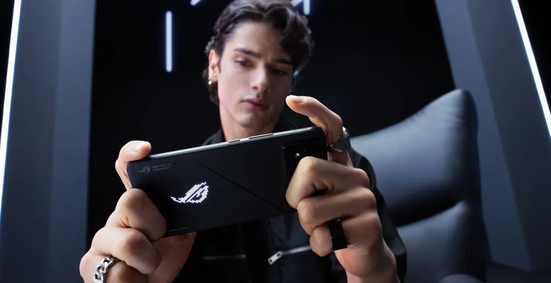 Смартфон Asus ROG Phone 8 Pro 16/512 ГБ чёрный (2sim) Смартфон Asus ROG Phone 8 Pro 16/512 ГБ чёрный (2sim) - 1